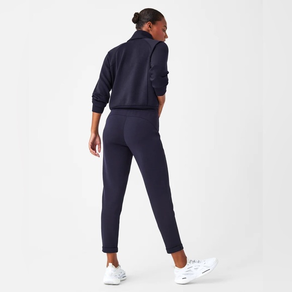 🧡 Spanx AirEssentials Tapered Pant - classique navy - Picture 2 of 5
